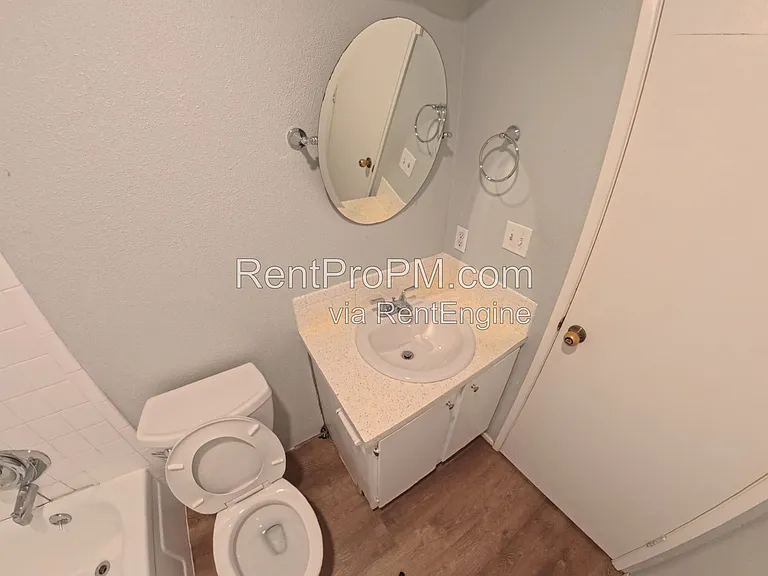 2354 10th St SW #1 — Photo 6
