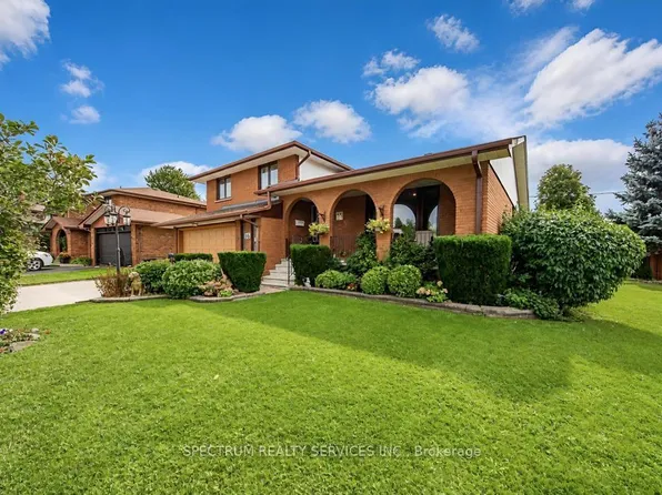 16 Burin Ct, Toronto, ON M9C 4Y3