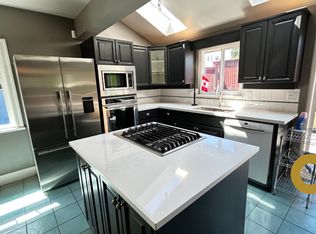 7821 16th Ave #101, Burnaby, BC