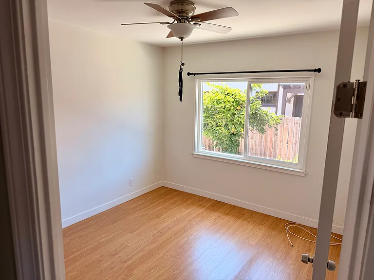 131 N Vega St — Photo 15