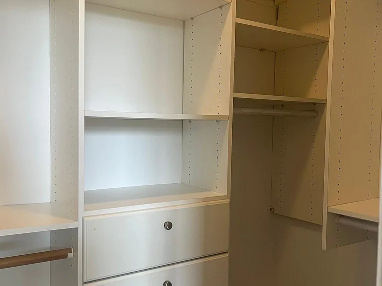 Walking Closet 2