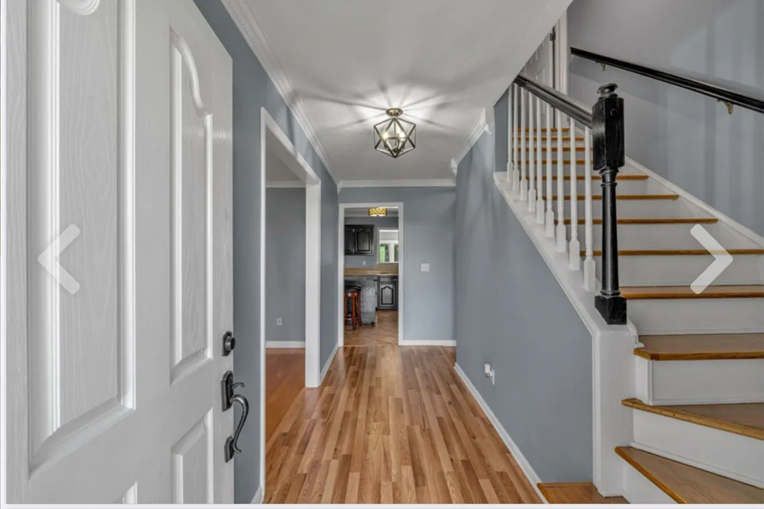 4 bed, 2.5 bath, 2350 sqft, $3,500 — Photo 2