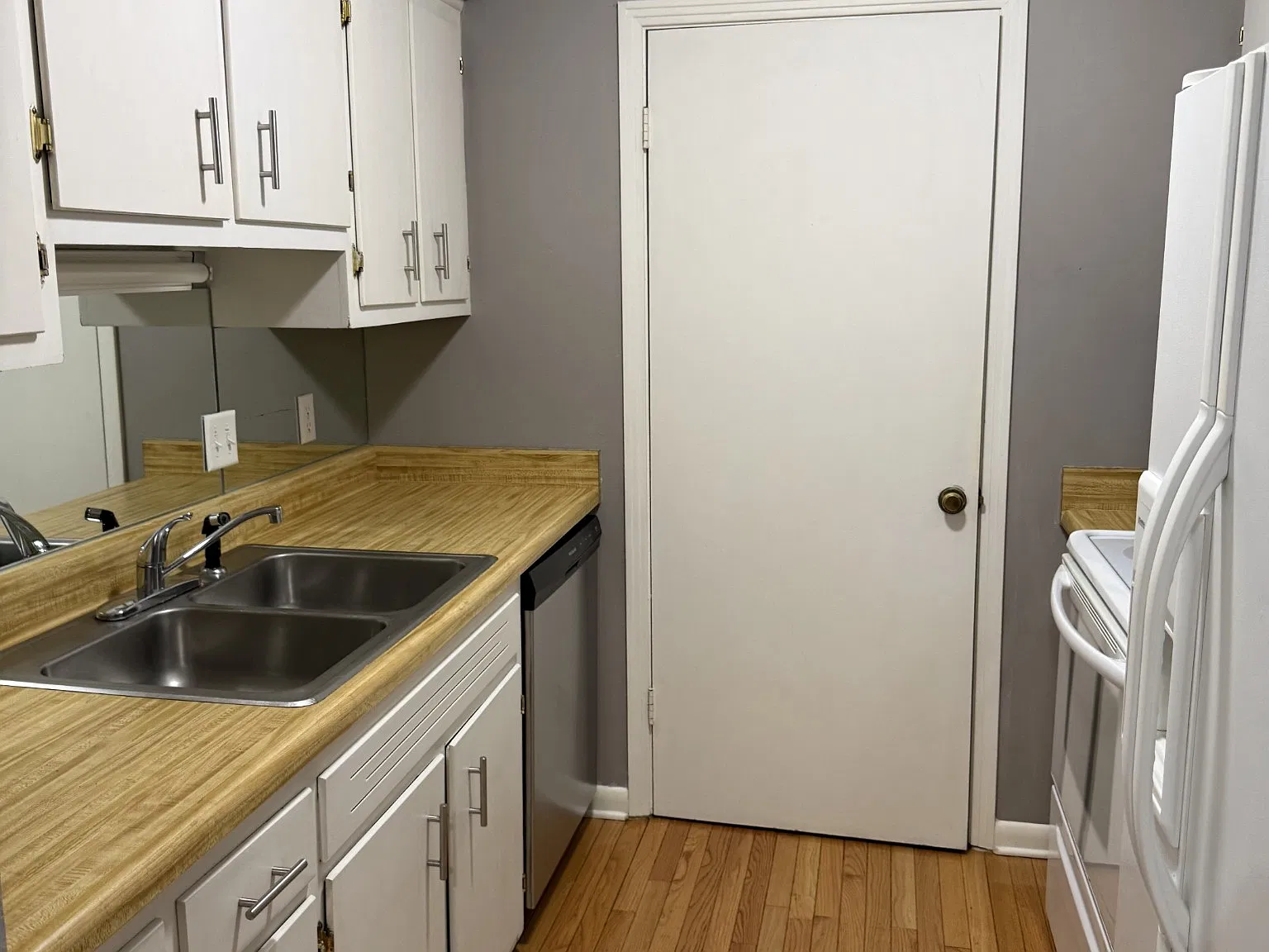 2 bed, 1043 sqft, $1,500 — Photo 3