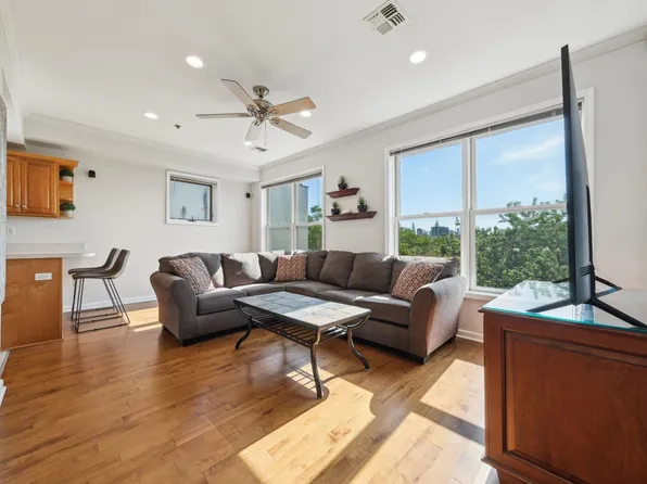 323 Jackson St APT 602, Hoboken, NJ 07030