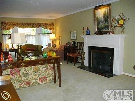 3 1171 Living Room.jpg