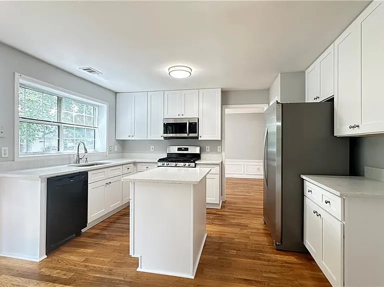 11900 Carriage Park Ln — Photo 5