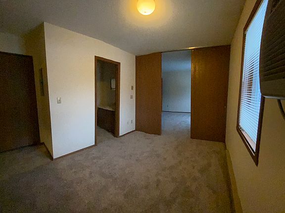 5th image of 1104 University Dr N #33