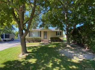 2822 Sandra Ct, Bay City, MI 48708