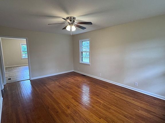 2nd image of 3033 Harrison St