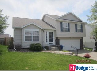 17817 Josephine St, Omaha, NE 68136