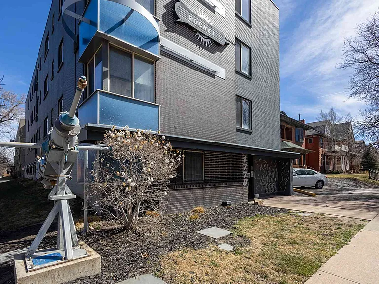 Rocket Apartments — Photo 1
