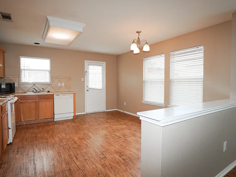 309 Stanford Dr — Photo 12