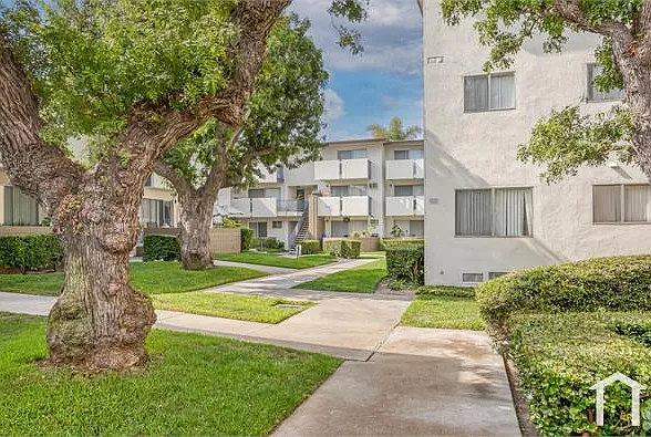 9777 Bixby Ave — Photo 3