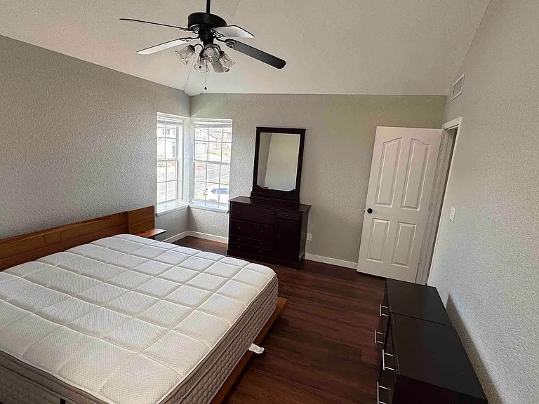 7448 Plaza Taurina Dr — Photo 25