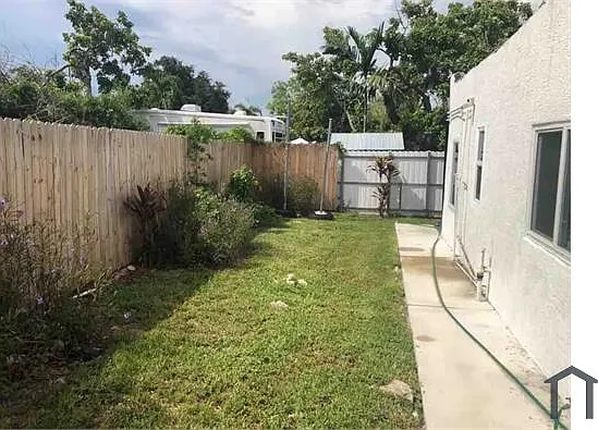 8122 NW 14th Pl — Photo 3
