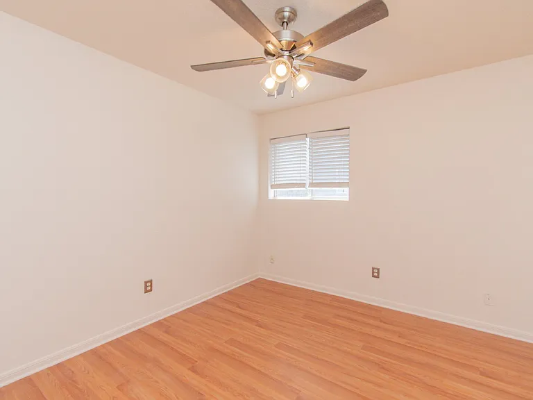 2907 Lantana Dr — Photo 8