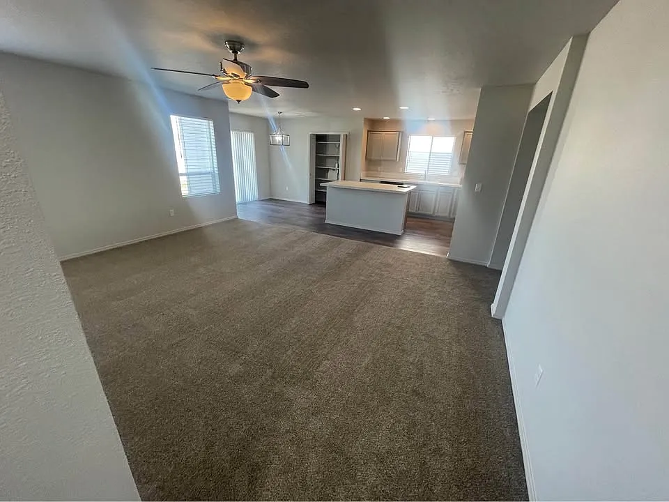 4 bed, 2530 sqft, $2,950 — Photo 2