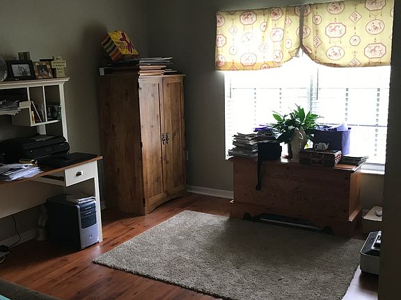 3rd image of 11 Watkins Pl