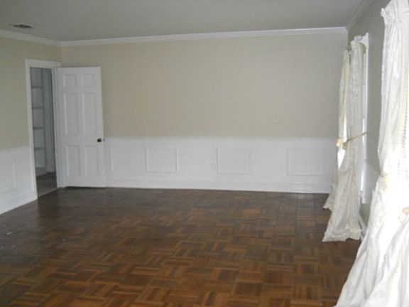 5th image of 1310 Belleville Ave
