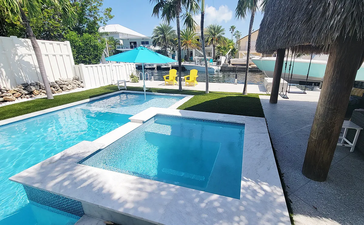 Building Photo - N Coconut Palm Blvd