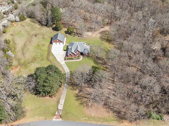 3rd image of 2101 NE Indian Shoals Dr