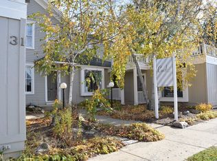 27 N 2nd St #2S, Geneva, IL 60134