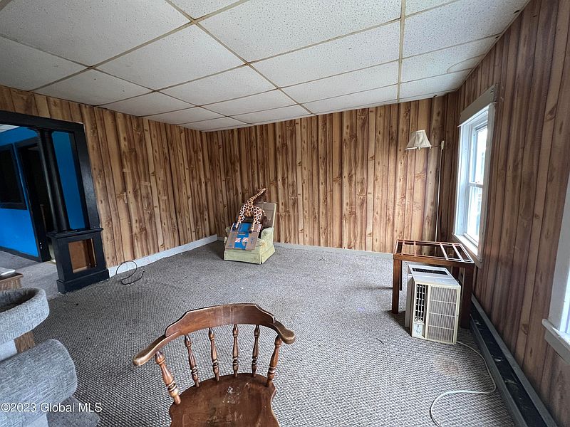 5th image of 92 Saunders Street
