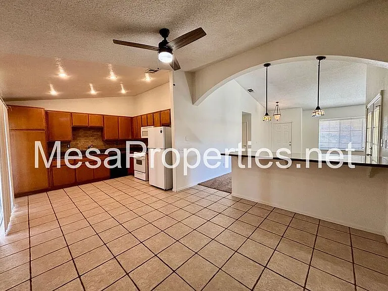 14145 Heritage Ct — Photo 7