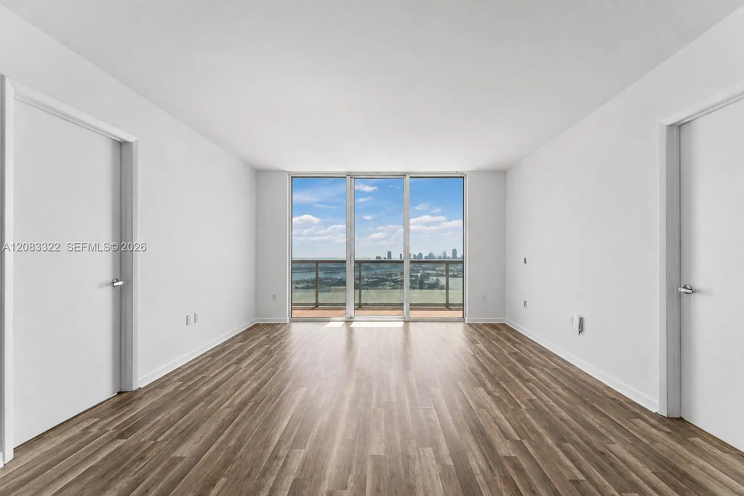 50 Biscayne Condo — Photo 3