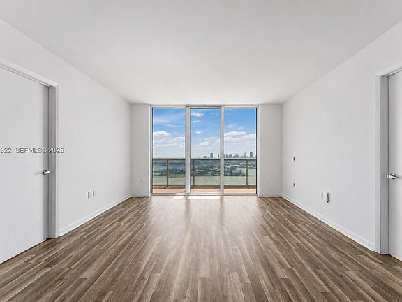3rd image of 50 Biscayne Blvd APT 4704