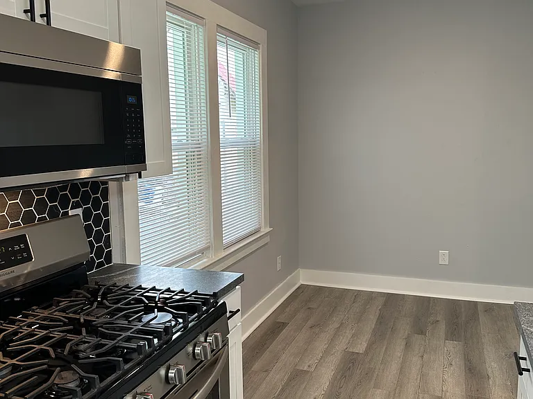 127 Gertrude St #3 — Photo 10