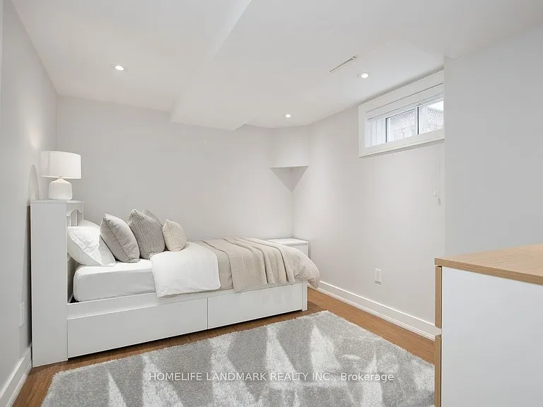 225 Highland Ave E #LOWER — Photo 6