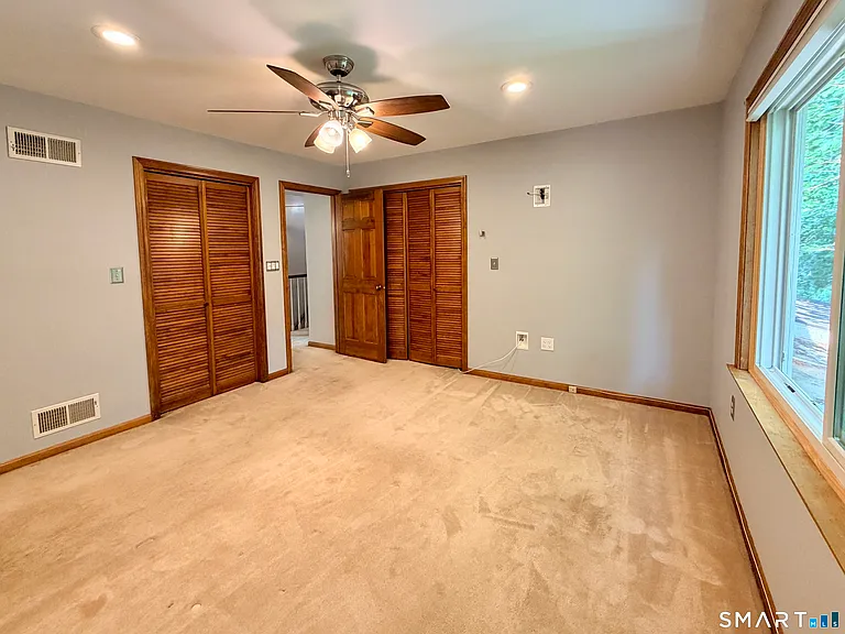 22 Hyde Park Dr — Photo 34