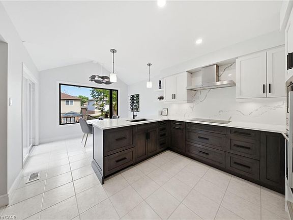 5th image of 19 Boulder Cres