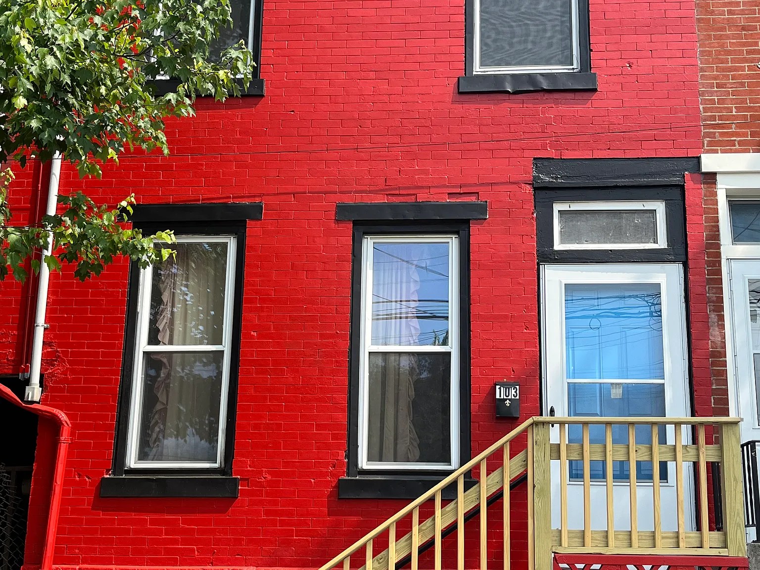 4 bed, $2,200 — Photo 1