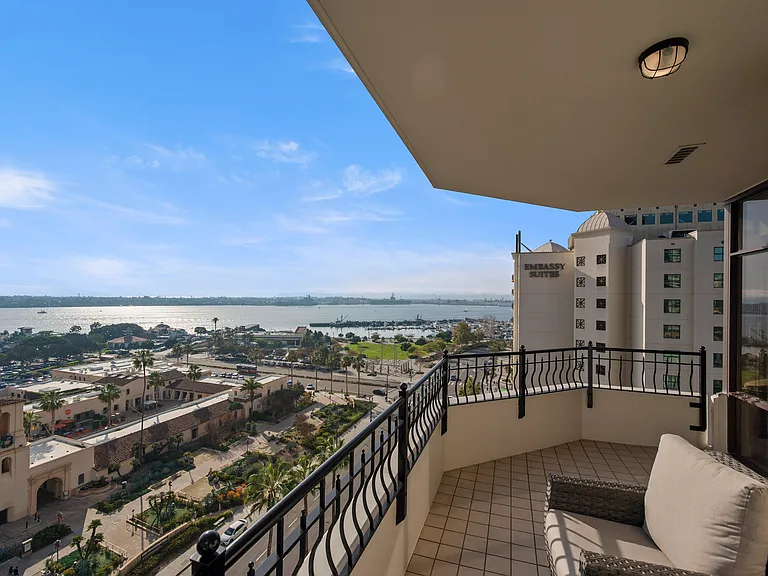 700 W Harbor Dr W #1204 — Photo 26