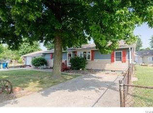 1002 Fillmore St, Bethalto, IL 62010