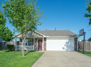 706 NE Fenway Ave, Bartlesville, OK 74006