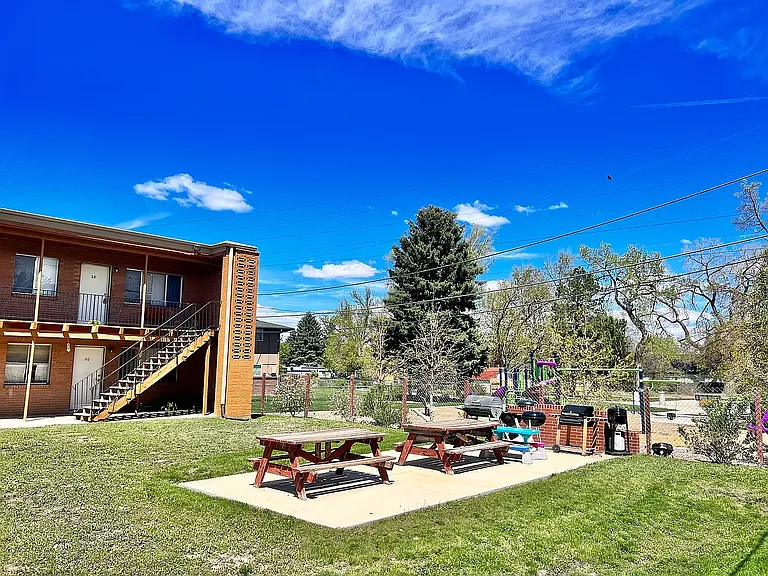 Westland Apartments — Photo 12