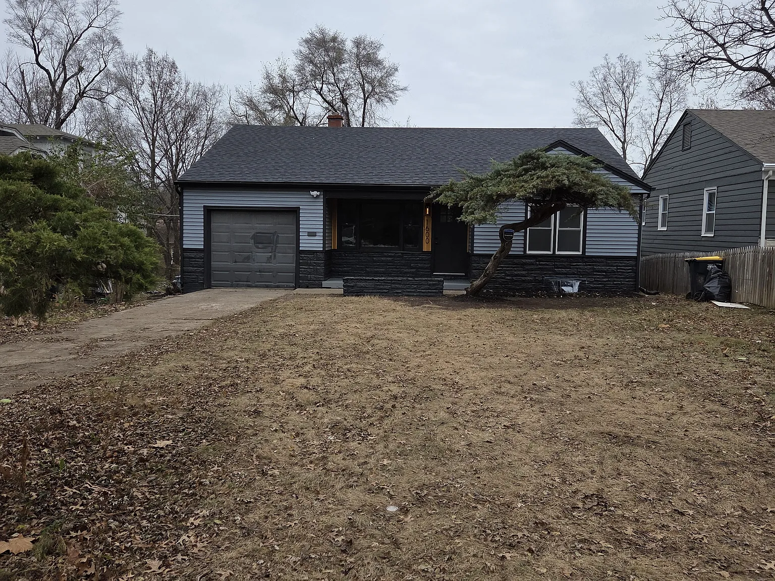 3 bed, 1.5 bath, 1264 sqft, $1,750 — Photo 1