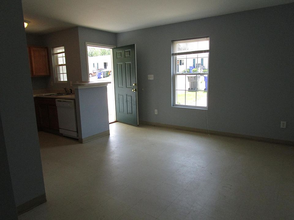 Living/Dining area