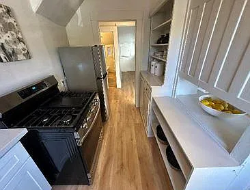 1 bed, 750 sqft, $2,400 — Photo 3