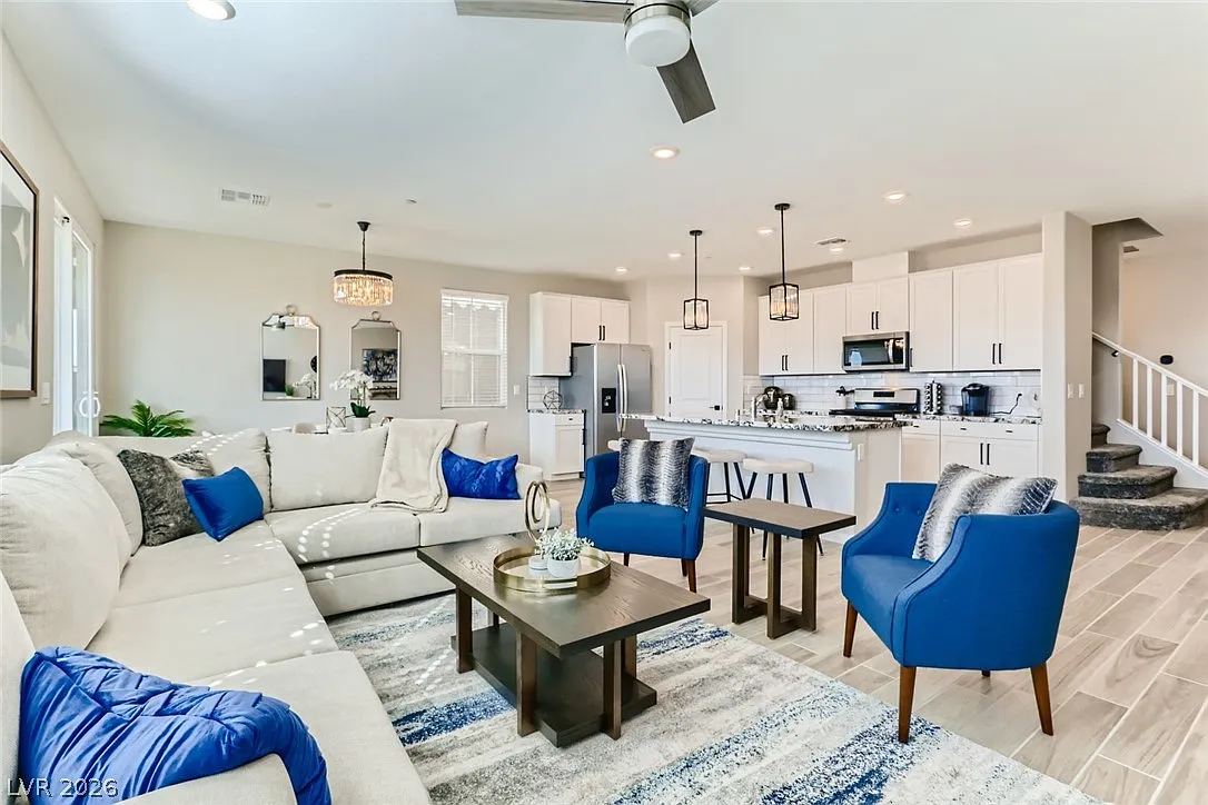 5 bed, 3.0 bath, 2467 sqft, $3,800 — Photo 3