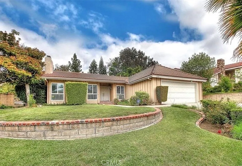 2543 Farview Rd