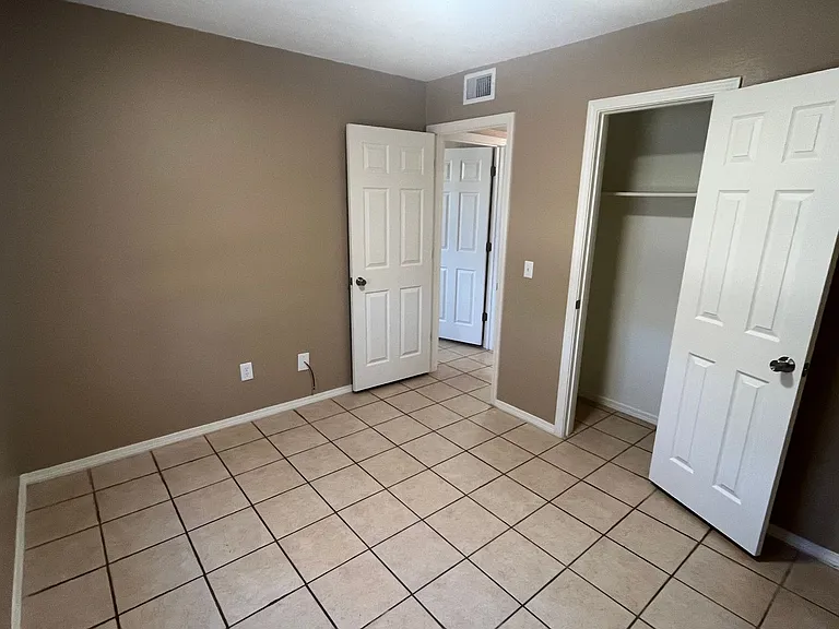 307 Harris Cir — Photo 7