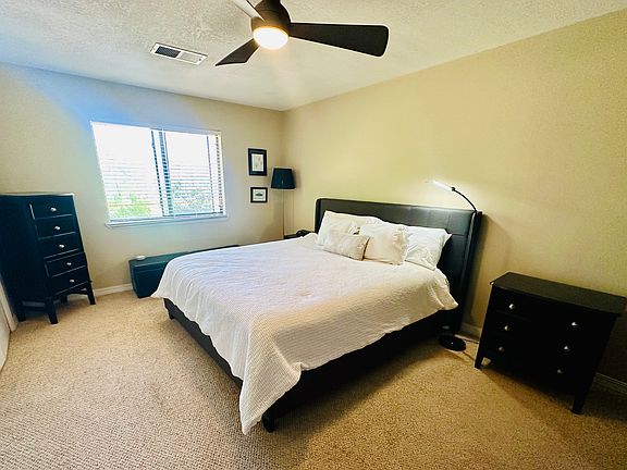 3rd image of 9304 Tasco Dr NE
