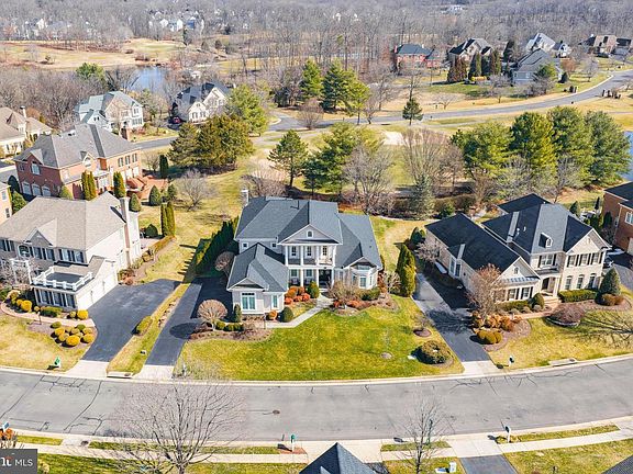 2nd image of 8346 Roxborough Loop