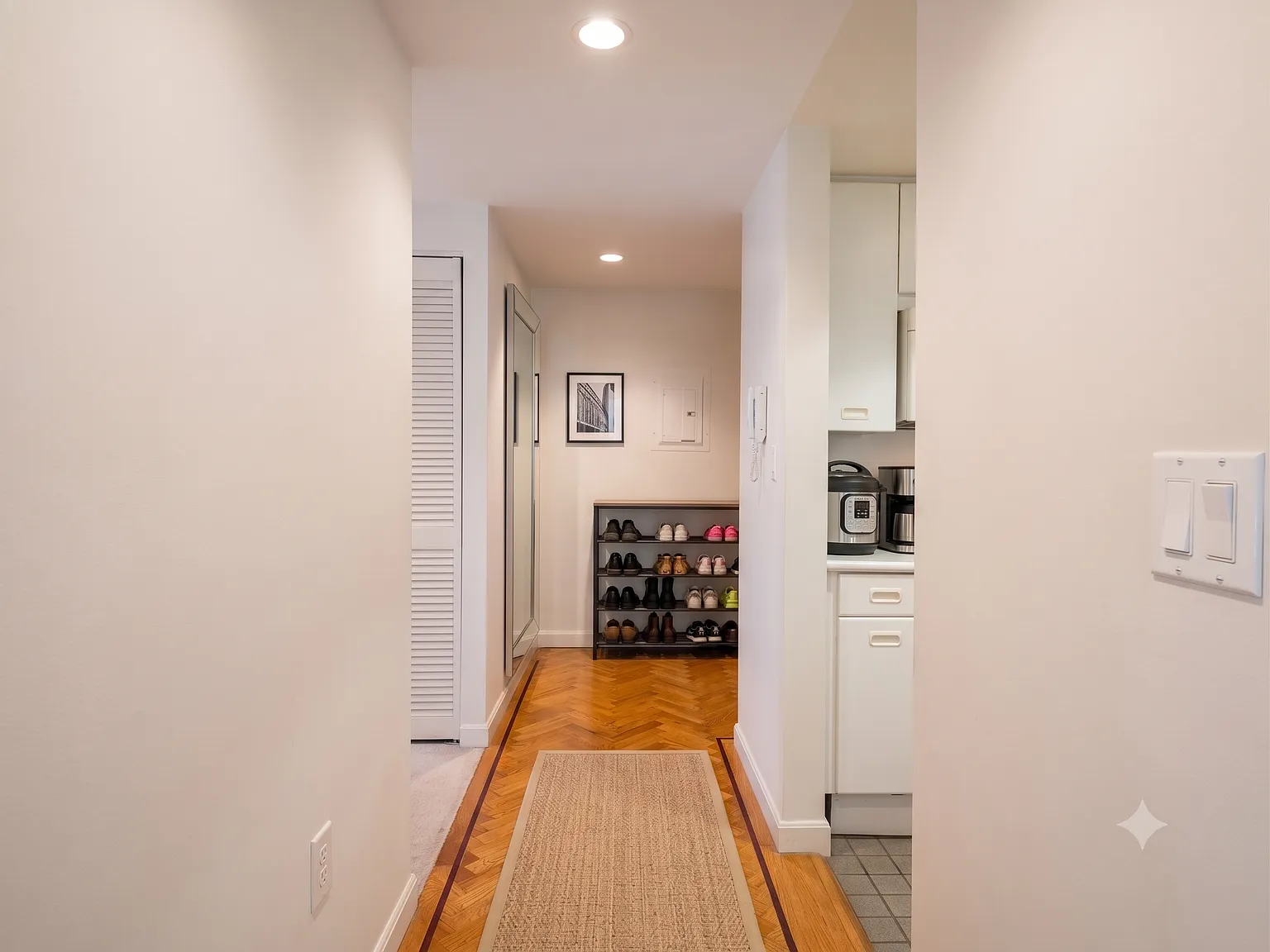 2 bed, 938 sqft, $3,750 — Photo 2