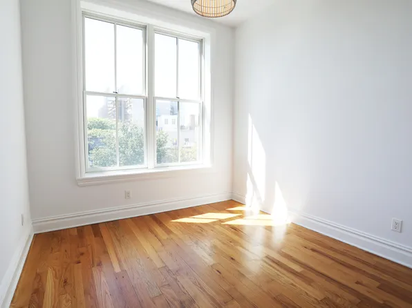 333 Tompkins Avenue image 23 of 33