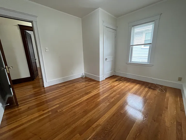 32 Boutwell St #2R — Photo 3
